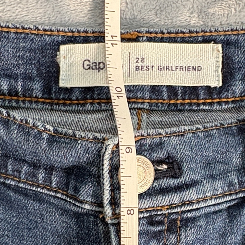GAP Best Girlfriend Embellished Cropped Jeans - Picture 11 of 12